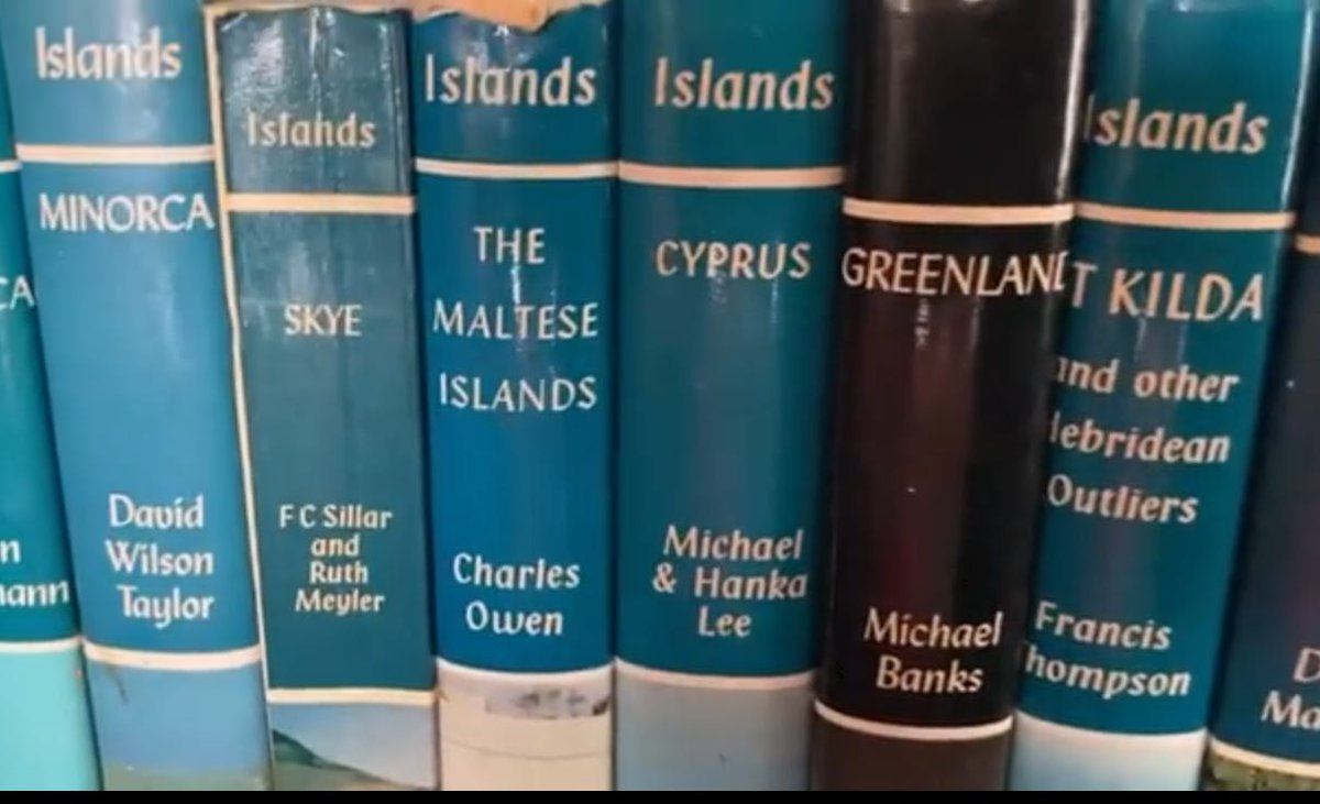 INS_UHI's tweet image. Navigating the Seas of Theory: Unpacking the Frameworks of Island Studies. Dr Andrew Jennings @ThinkUHI talking about 'Islandness' open.substack.com/pub/resilienti…