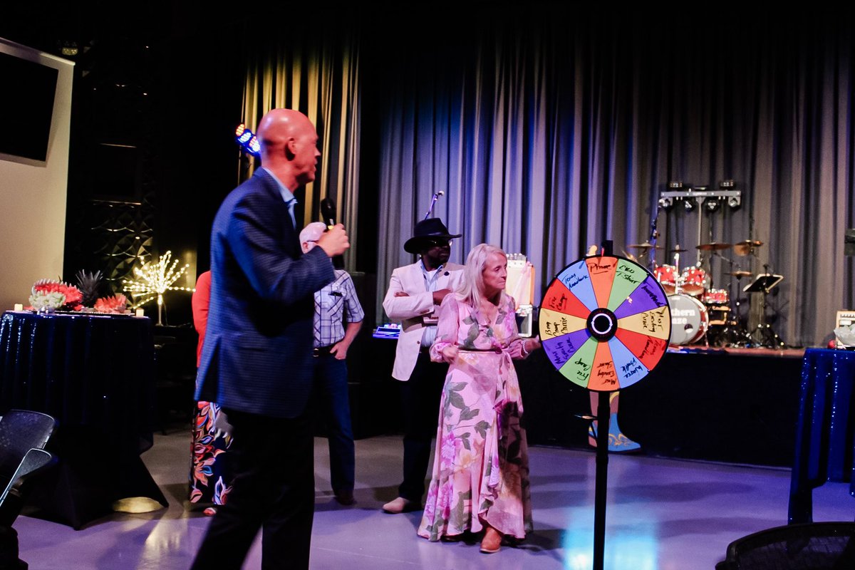 EKUHoops's tweet image. Thanks for having @CoachAWHamilton Emcee Boots ‘n Pearls again this year.
Was a huge success raising money for the Amen House in Georgetown.