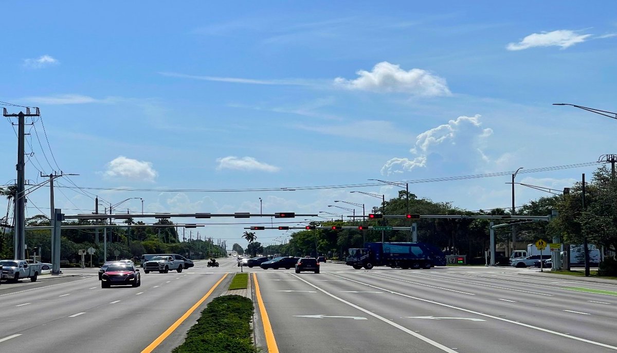 As part of the ongoing Hillsboro Boulevard Resurfacing Project, crews upgraded the traffic signals to mast arm structures at the intersection of Lyons Road and Hillsboro Boulevard.

More info: d4fdot.com/bcfdot/sr_810_…