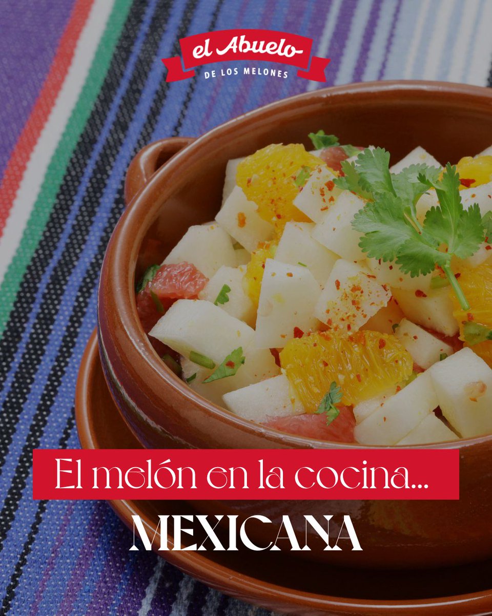 🌏El melón en la cocina mexicana🇲🇽
¿Sabías que lo disfrutan como un snack picante? 

Te contamos cómo lo preparan: 
- Se corta en cubos, fácil para comer con las manos.
- Se le añaden unas gotas de limón fresco para darle acidez.
- Se espolvorea con sal y chile en polvo.