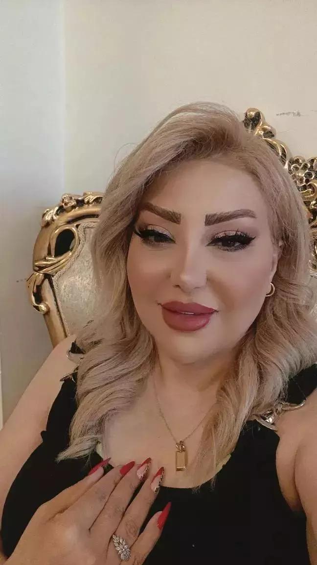 أنا سيدة أعمال سعودية، عمري 40 سنة معاقة وعانس، ما سبق لي الزواج أملك شركة باسمي وثروتي 32 مليون ريال، وفيلا خاصة وأسكن وحدي. أبحث عن رجل جاد من أي جنسية يعيش معي تحت كفالتي وأمنحه نصف ثروتي بشرط واحد ما يطلقني ويكون صادق معي ويقدر الحياة