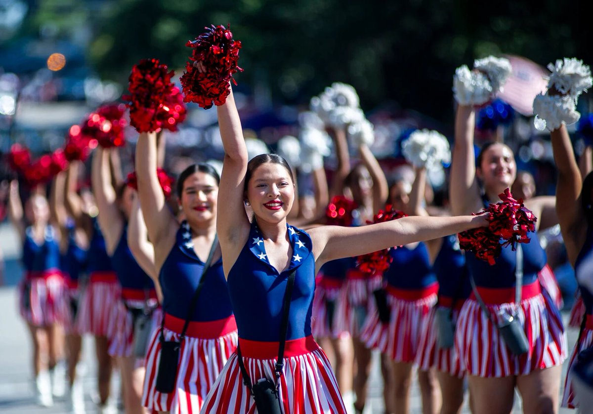 ArlingtonISD's tweet image. 🎆 The 60th annual Arlington Independence Day Parade is tomorrow, July 4! Plan your spot and get ready to cheer on Arlington ISD bands, drill teams and more.

Read more via @UTAShorthorn: bit.ly/3WZxZ7y. #ArlingtonISD #July4thParade🇺🇸