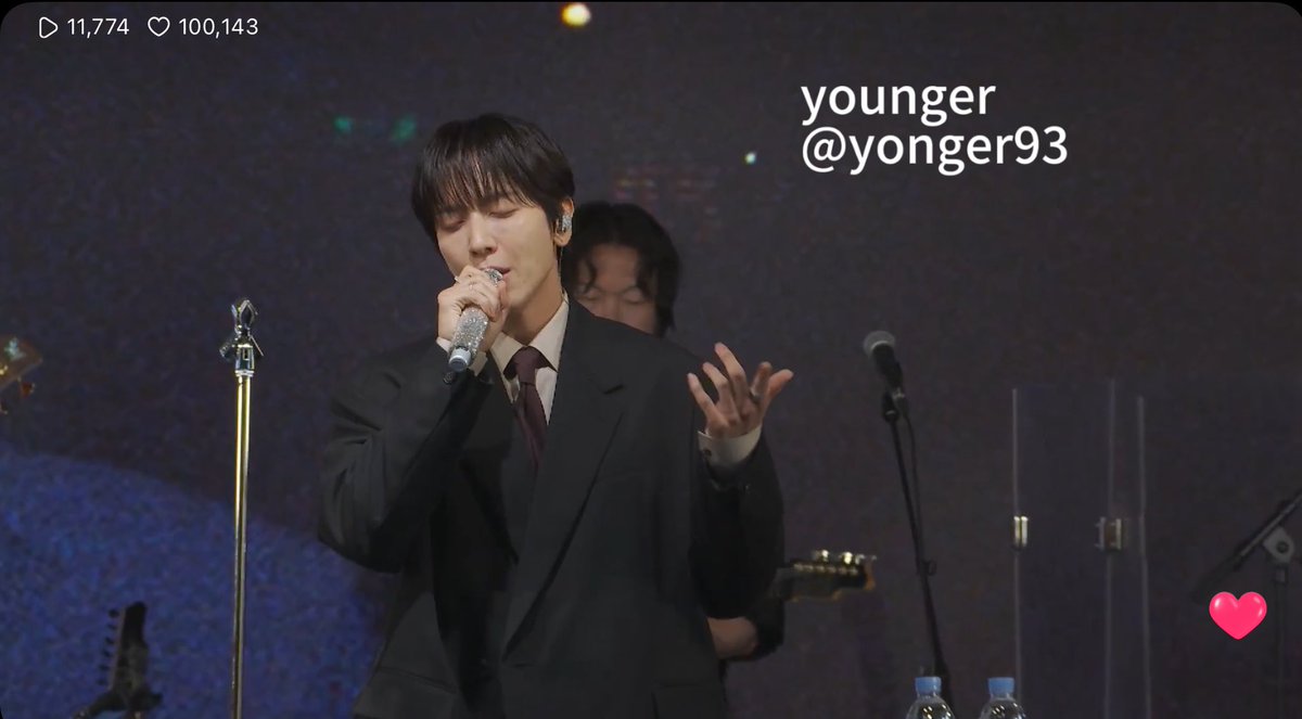 yonger93's tweet photo. 是很艰难地在看live session

但是很治愈🥹🥹🥹
@official_CNBLUE 

#정용화 #JUNGYONGHWA #One_Last_Day
#Night_Runner #나이트러너 #NightLiveSession_시청인증 https://t.co/mDAhSOETu0
