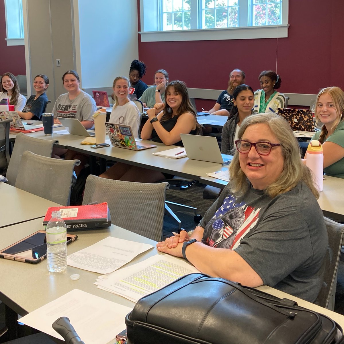 uofsccosw's tweet image. Our newest #MSW Advanced Standing class is here! Another talented cohort ready to make an impact! ⚡#socialworkGamecocks #changemakers