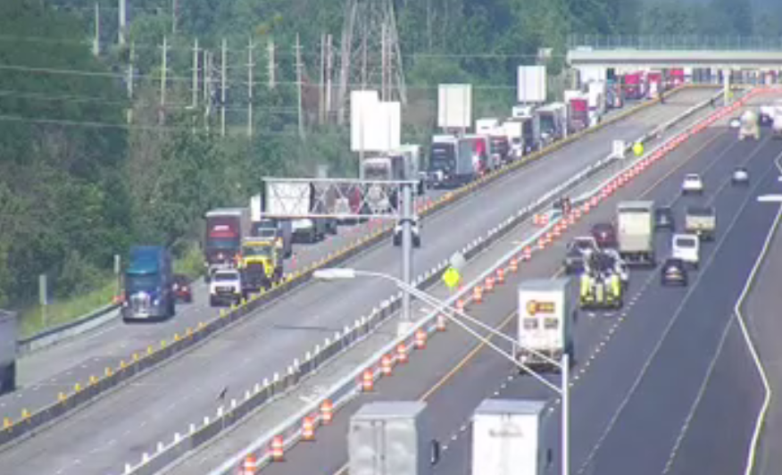 HancockIN911's tweet image. β Final Update 10:10 am β
All accidents, disabled vehicles, and sleepy drivers are taken care of - the road is back open
Have a great holiday weekend - safe travels π
@WIBCTraffic @WISHNews8 @FOX59 @CBS4Indy @WTHRcom @wrtv @MattINTraffic