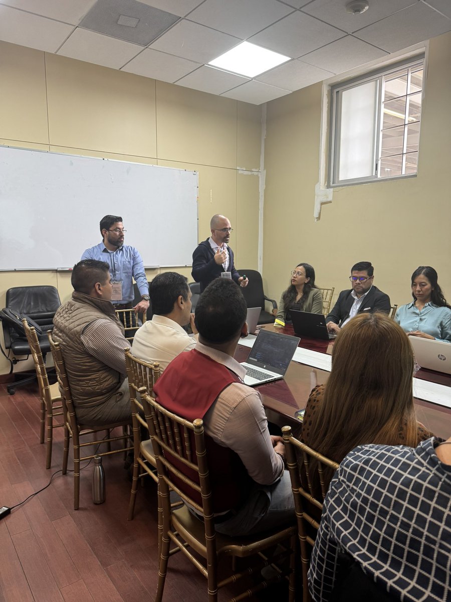 Local_Gob's tweet image. Humberto y Ernesto, dos de nuestros estudiantes del @DPP_CIDE, apoyando al profesor @richmassarol en la impartición del módulo de “Python para el análisis de datos” para personal de la SHCP.
@CIDEMAPP
#orgulloCIDE