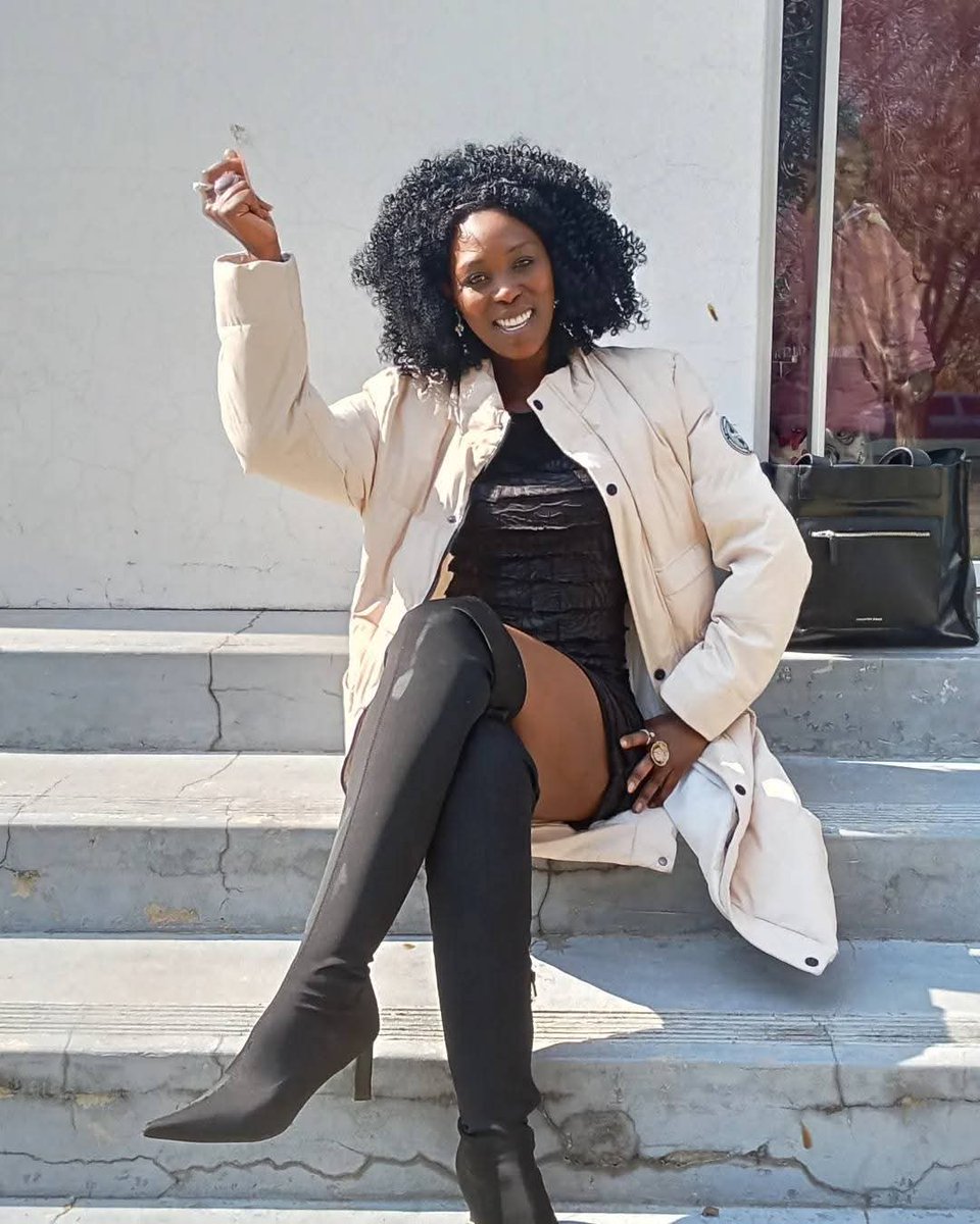 zola_hashatsi's tweet photo. South Africa and Acting Fraternity please help me wish this multiple @SAFTAs_1 winning actress  @BrendaNgxoli @Ngxoli a Happy Birthday. You are loved and appreciated. May you have a great day as beautiful as you are. Here's to more bookings, greatness, success, health... https://t.co/AjMgElsQSn