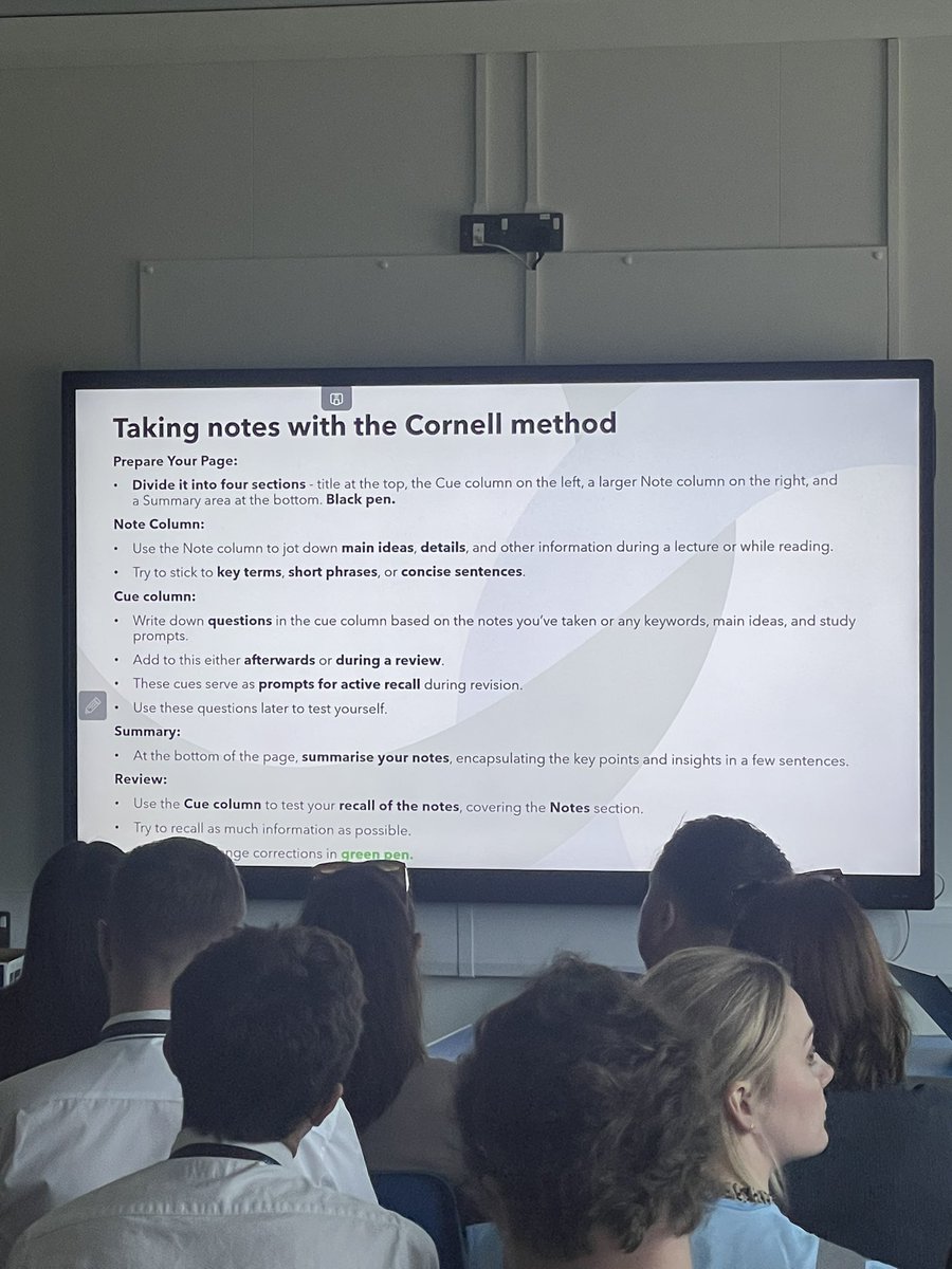 Manor_HT's tweet image. Great to see @Manor_HOD leading staff training on revision techniques. Today’s focus is Cornell notes @TheManorAcademy #SmashingIt