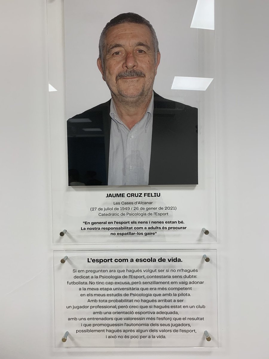 L’esport com a escola de vida. Sala Jaume Cruz a la <a href="/uabpsicologia/">Facultat de Psicologia UAB</a> Valorar més l’esforç que els resultats i fomentar l’autonomia dels joves esportistes 👨🏻‍🎓🏀🏐🏸