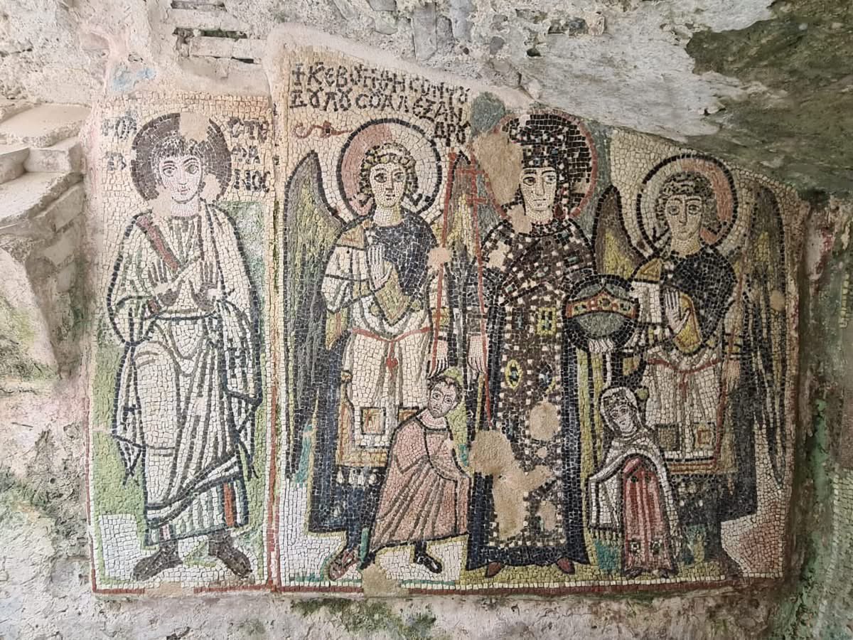 So pleased to see conservation being carried out on the Byzantine wall mosaic in the amphitheatre of Durrës. It really was in need of some TLC. 
The mosaic is in a chapel that was built in one of the arches of the 2ndC AD Roman amphitheatre. #archaeology #Albania