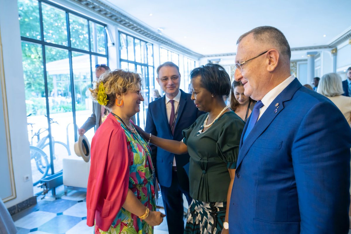Amira MihÄilescu (@amiramihailescu) on Twitter photo Excelent CPF pour la Roumanie đ·đŽ, reprĂ©sentĂ©e par <a href="/LucaNiculescu/">Luca Niculescu</a>:
â
ïž réélue au Conseil d'administration de l'<a href="/auf_org/">AUF</a>;
â
ïž <a href="/IBivolaru/">Ioana Bivolaru</a> dĂ©signĂ©e PrĂ©sidente du ComitĂ© consultatif <a href="/OIFrancophonie/">La Francophonie</a> ad-hoc sur la GuinĂ©e;
â
ïž đ dĂ©but de mandat ReprĂ©sentant OIF OcĂ©an Indien <a href="/THristea/">Traian Hristea</a> Excelent CPF pour la Roumanie đ·đŽ, reprĂ©sentĂ©e par <a href="/LucaNiculescu/">Luca Niculescu</a>:
â
ïž réélue au Conseil d'administration de l'<a href="/auf_org/">AUF</a>;
â
ïž <a href="/IBivolaru/">Ioana Bivolaru</a> dĂ©signĂ©e PrĂ©sidente du ComitĂ© consultatif <a href="/OIFrancophonie/">La Francophonie</a> ad-hoc sur la GuinĂ©e;
â
ïž đ dĂ©but de mandat ReprĂ©sentant OIF OcĂ©an Indien <a href="/THristea/">Traian Hristea</a>