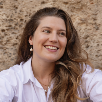 PodcastGuests's tweet image. Isabella Mainwaring is the #Author of #Hormone Balance for Dummies with 230k followers on TikTok and a second book on the way (The Power We Hold - Coming Soon with Hay House). Book her on your podcast. podcastguests.com/expert/isabell…