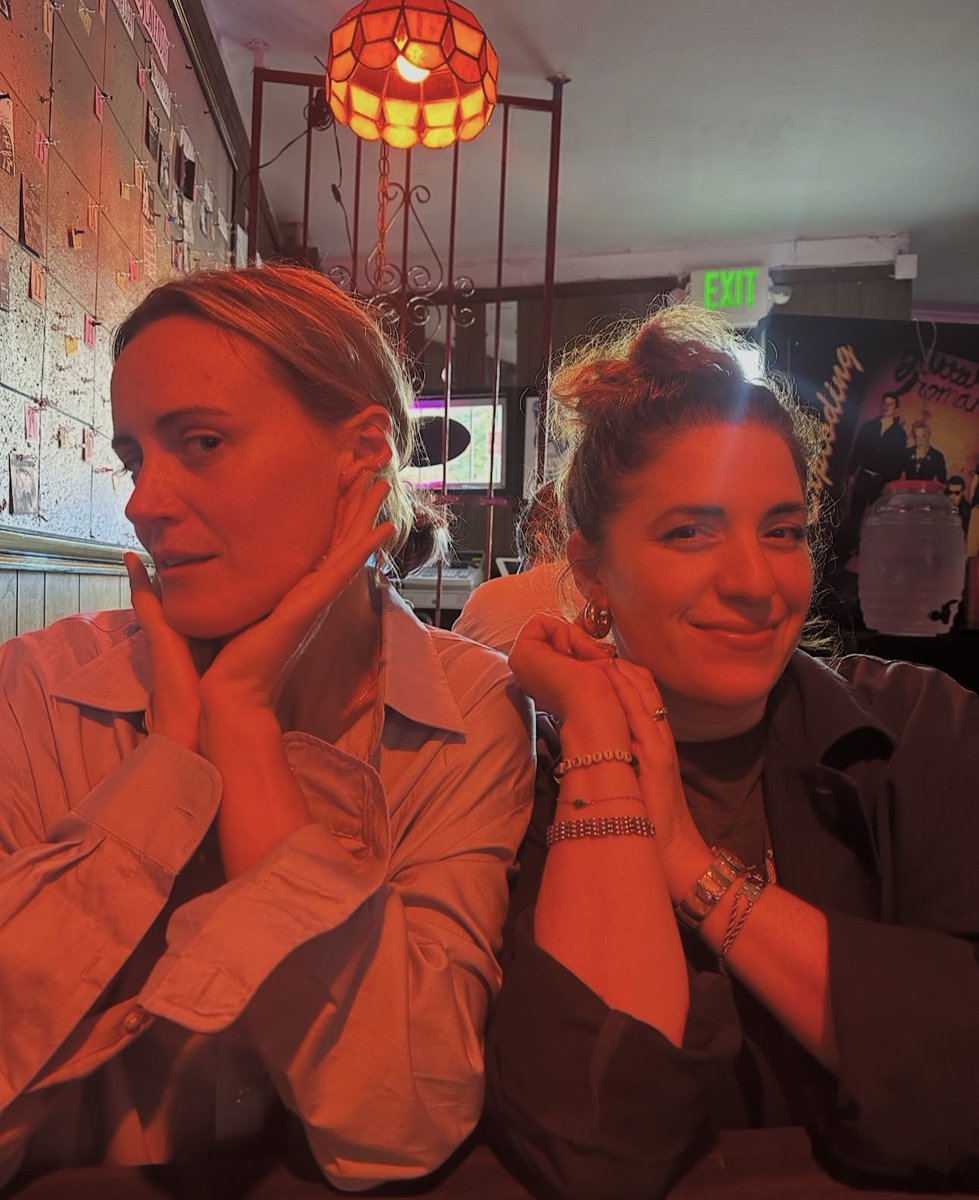 adkinsryo's tweet photo. Taylor Schilling &amp; Jess Rona https://t.co/HYF6qDwWGL