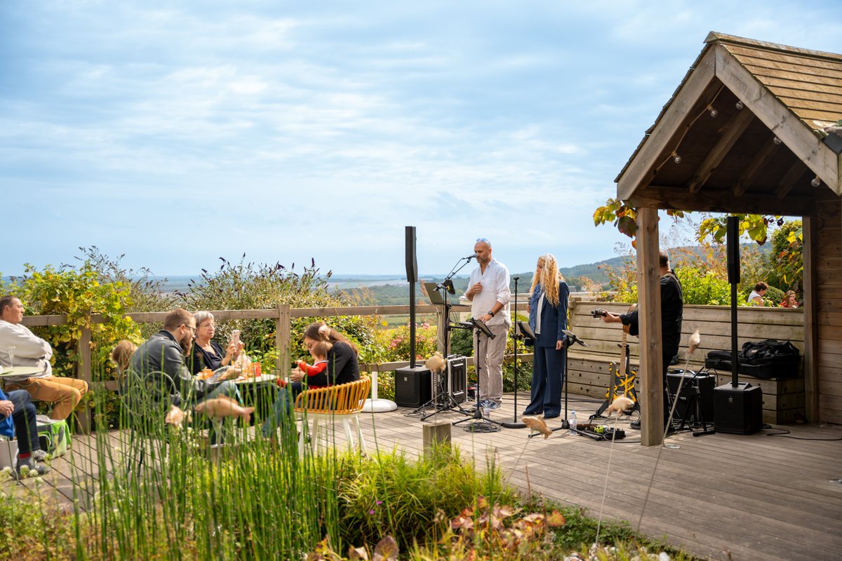 Le Phare de #Verzenay ouvre ses portes pour une nouvelle saison estivale rythmée par les concerts d’#UnEtéAuPhare ! Jusqu'au 21 septembre, se tiendra un concert de 12h30 à 14h, chaque dimanche ainsi que le vendredi 15 août. =&gt; Infos et programme bit.ly/3ZZrA5n