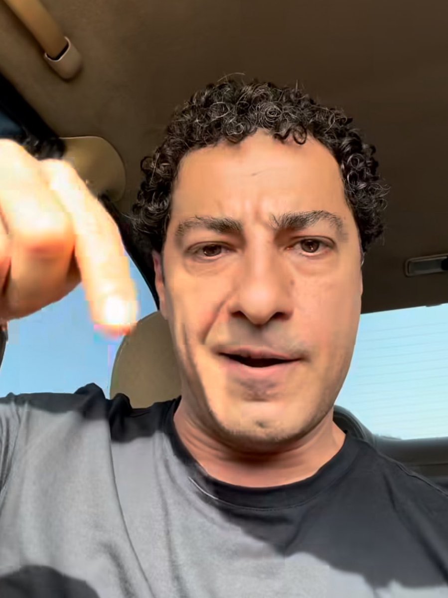 این دو گوساله مادرجنده آبروی ما کُردها رو بردن، از هموطنان نازنینم صمیمانه پوزش می‌طلبم، همه جا عن هست