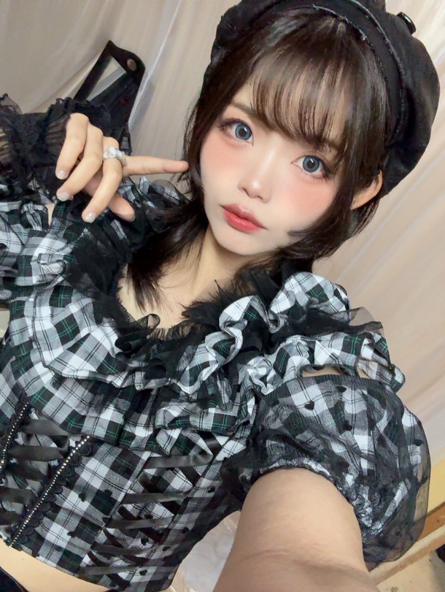 pi_kinoko's tweet photo. 7/3 七海の日！おーきにでしたっ🛳️🐾

夢幻の宴
地獄に咲く華
ツヨガリ
キミ呪わば穴二つ
妖怪パレヱド

王道アイドルチックなお衣装着たのはじめてかもしれない、、！！貸してくれたしあちゃんに感謝🥲🫰

しあちゃんの新衣装も新曲もめちゃよかった！！→ALT💌 https://t.co/6zj2yfv8dj