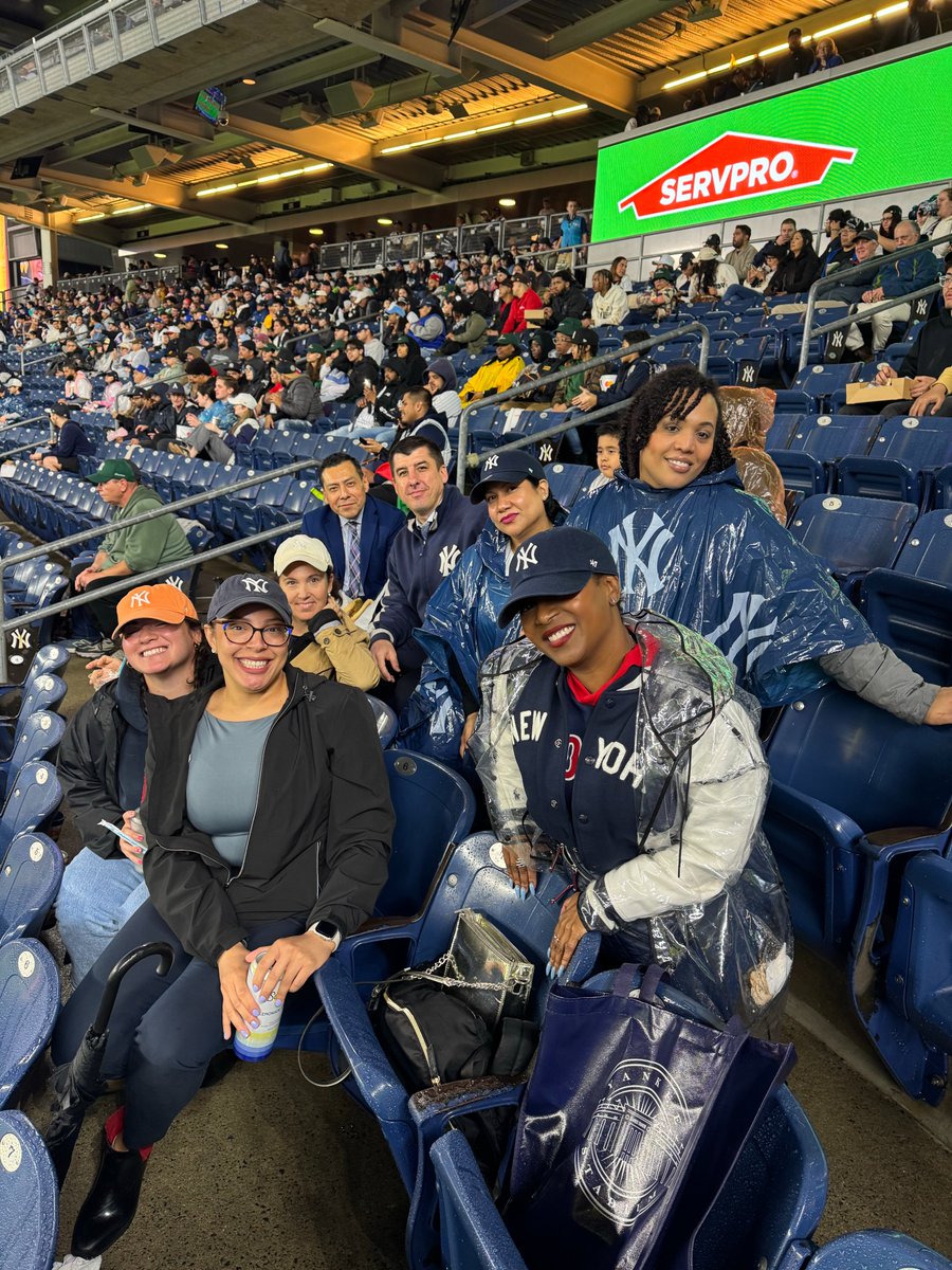 NYULH_Surgery's tweet image. From escape rooms and game nights to baseball games and ice cream socials, our staff have been busy connecting and having fun! Add in challenges like our Earth Month and July Wellness, and it’s clear we’re committed to fostering a healthy, engaged, and energized workplace. Here’s…