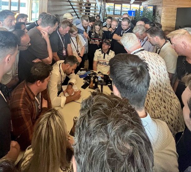 bro 😭😭😭😭