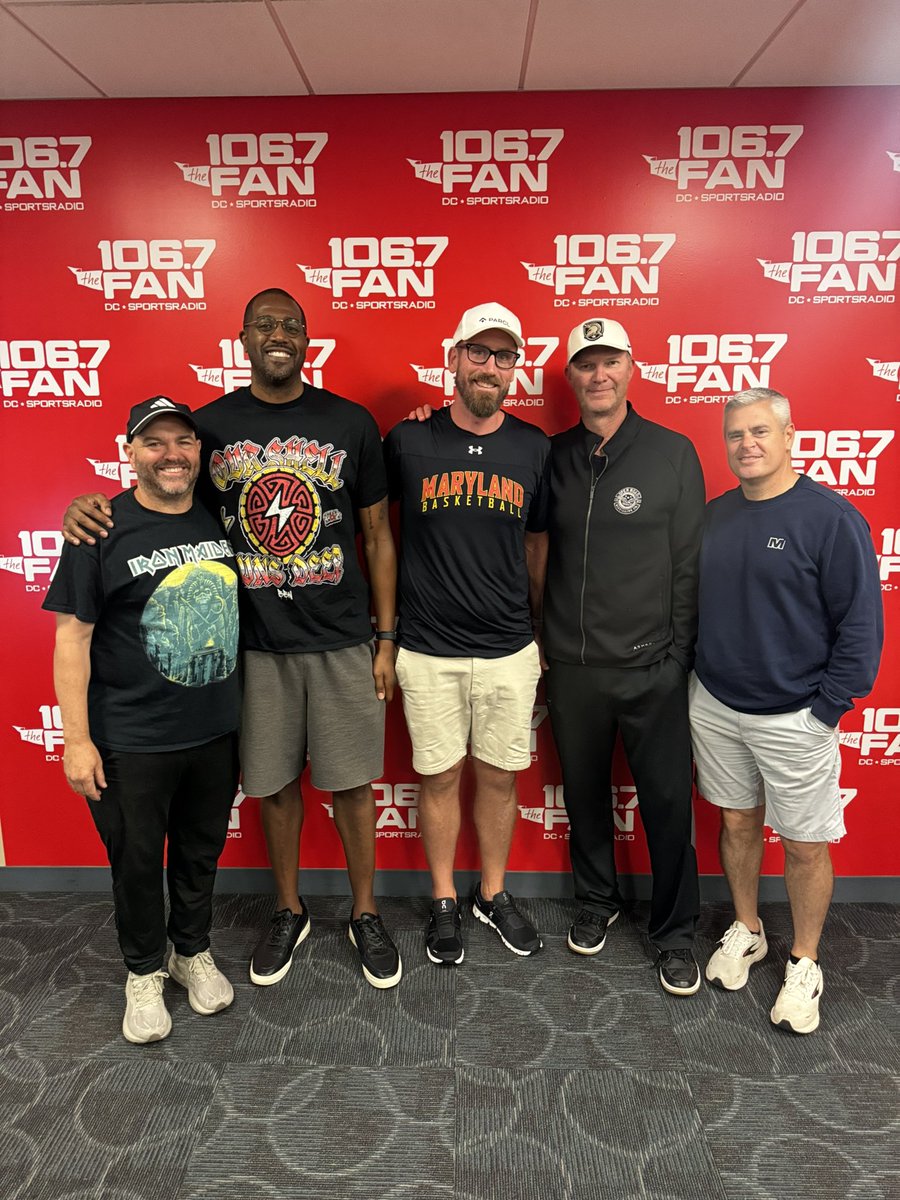 TBTTerps's tweet image. Thank you to @JunksRadio for having @DaveNeal35 &amp;amp; @TGThinkFirst in this morning to discuss Shell Shock and our upcoming run in @thetournament! 

@TBTTerps we believe that success on the court is about more than talent — it’s about legacy, connection, and the competitive drive…