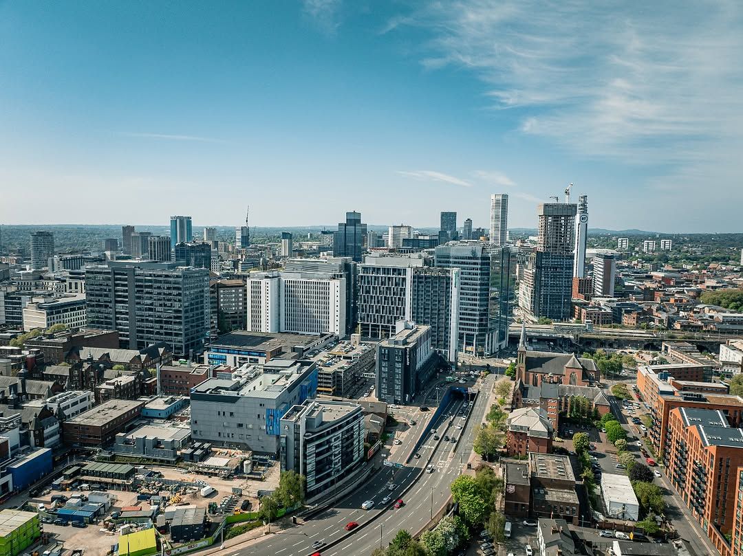 thecubebham's tweet image. What’s one secret spot in #Birmingham only locals know about? 🤔
Drop your favourite hidden gem below! 🌟
📸 IG: alto.drones
#BizHour #PhotoOfTheDay #BirminghamUK #CityViews