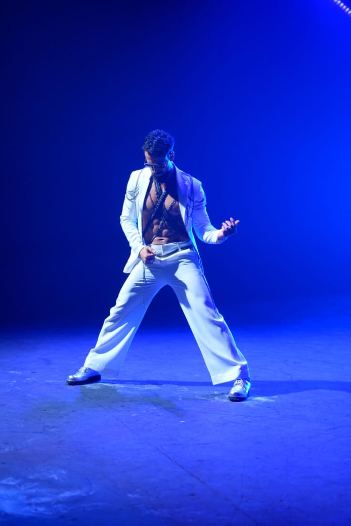 Vocals, visuals, vibe — #Bepanaah is a triple threat and so is #TigerShroff. That’s what a full-package performer looks like.
#TIGERSHROFFxBEPANAAH