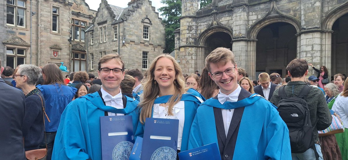 ezc_group's tweet image. EZ-C group PhD graduating squad.🥳😍
Congratulations to Dr. Tom Comerford @tomacomerford, Dr. Lea Hammerling @HammerlingLea, Dr. Oliver Lee @oli_s_lee and Dr. Jingxiang Wang @JingxiangWang1 (who couldn't attend it)👏🎓 @StAndrewsChem @StAndrewsOsc