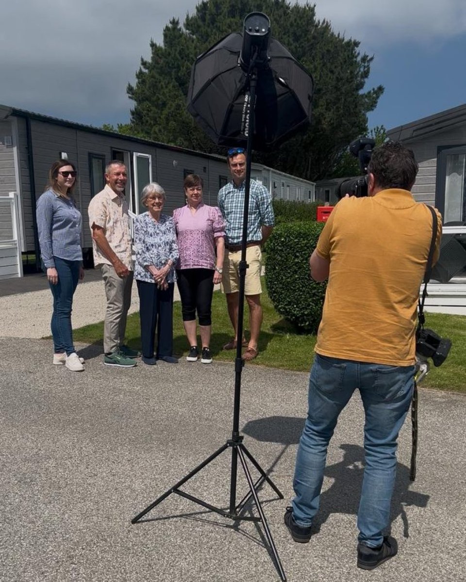 MMCPRComms's tweet image. This has got to be one of our favourite PR projects ever! It was a pleasure to support our client @Willerbyltd in documenting the teams reunion with the only daughter of the business’s founder, Walter Allen. 

Read the full story here - bit.ly/44zEdpb 

#PRAgency #Hull
