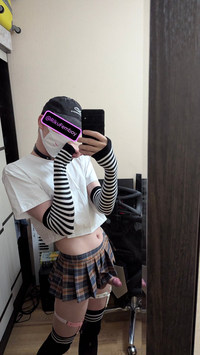 RikuFemboy's tweet photo. How do you like my new skirt🤭 https://t.co/LgGmvF5NkF