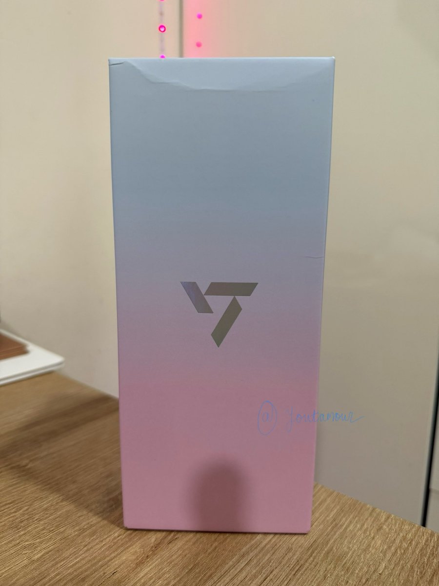 fullofwonu's tweet photo. #wts ls svt ver 3 10th anniversary

💸770k (new sealed)

☆ box penyok / damage dikit 
☆ dm for vid condi

✅packing + adm🍊
📍Tangerang

t. want to sell lfb look for buyer seventeen lightstick caratbong carbong limited edition official https://t.co/TRdY9KGZTk