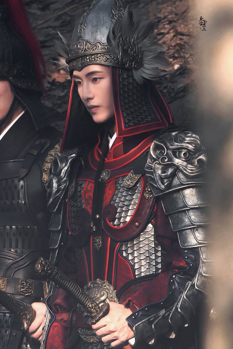 동깡깡 솔직히 저 갑옷 입어보고 ㅈㄴ신나서 혼자 궁전갔을듯