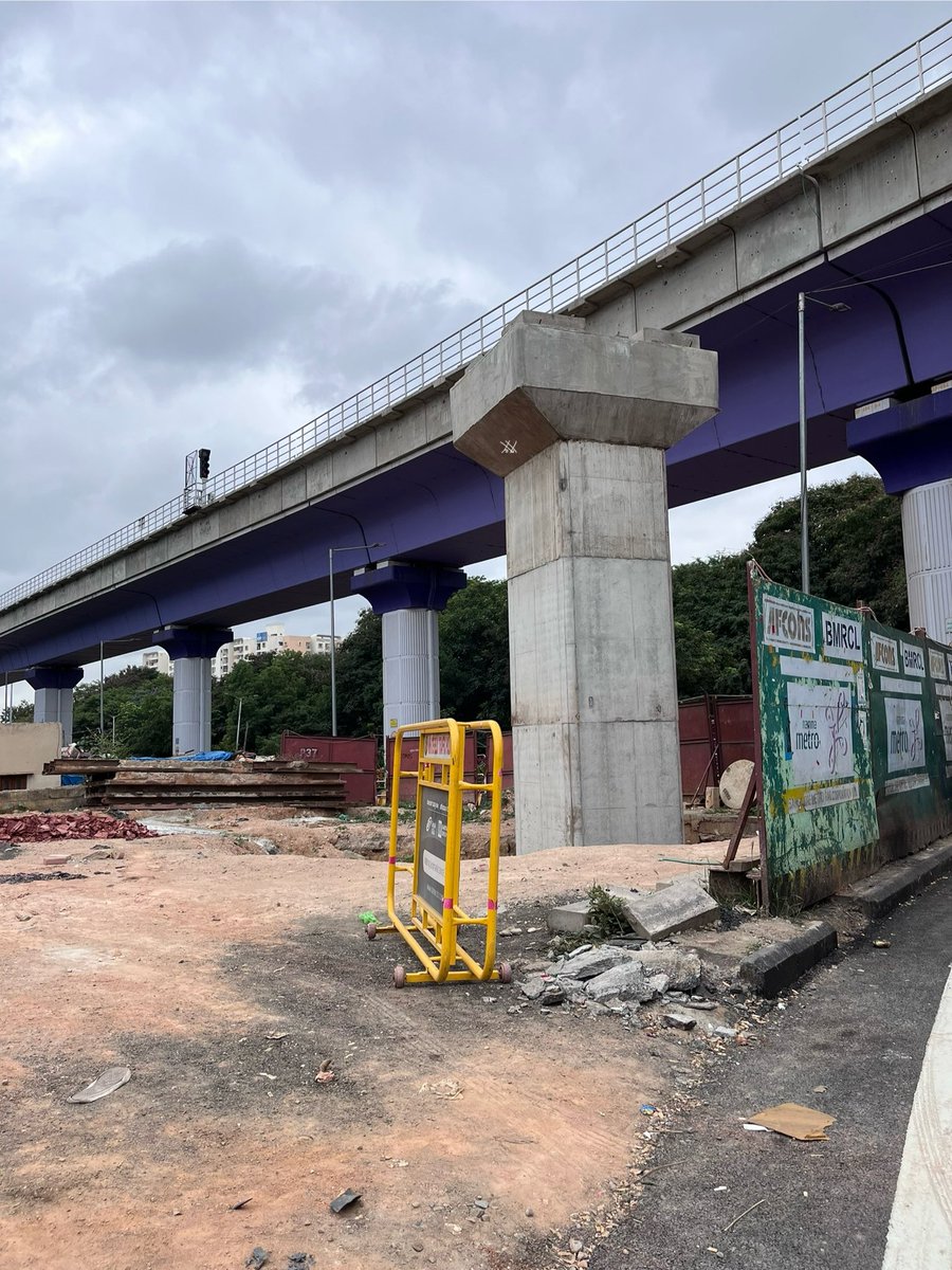 WF_Watcher's tweet image. The 588-meter #Extension of the metro line at #Whitefield is intended solely to enhance train operations by adding a crossover track for train reversal. The contract was awarded to MVR Infra in March 2024. 

However, I haven’t seen any visible progress on the main extension north…
