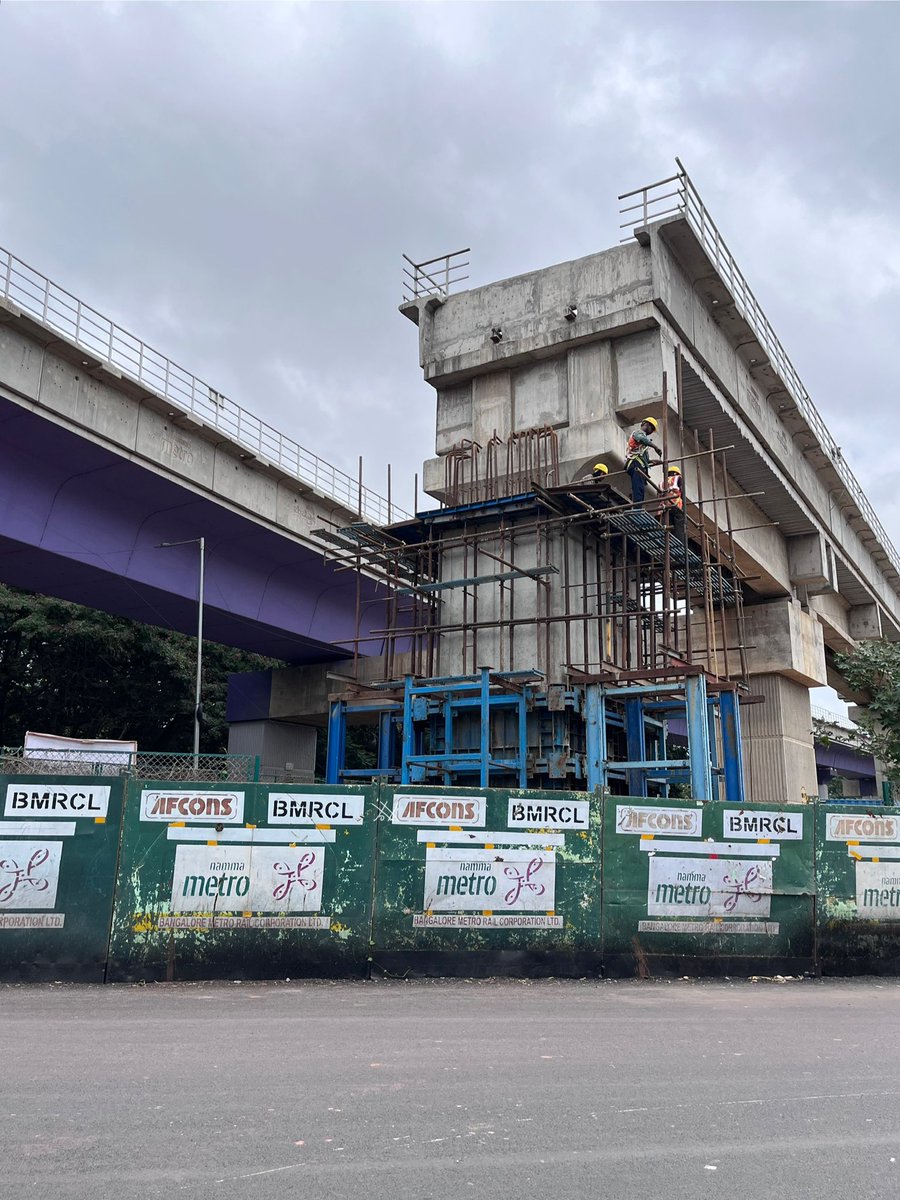 WF_Watcher's tweet image. The 588-meter #Extension of the metro line at #Whitefield is intended solely to enhance train operations by adding a crossover track for train reversal. The contract was awarded to MVR Infra in March 2024. 

However, I haven’t seen any visible progress on the main extension north…