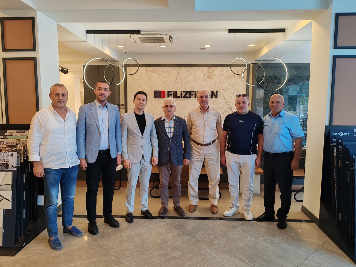 Sakarya Trabzonlular Derneği Başkanı Sn. İsmet Kartal ve yönetimin kurulunu iş yerimizde ağırlamaktan memnuniyet duyduk. 

Nazik ziyaretleri için teşekkür ediyor, çalışmalarında başarılar diliyorum.