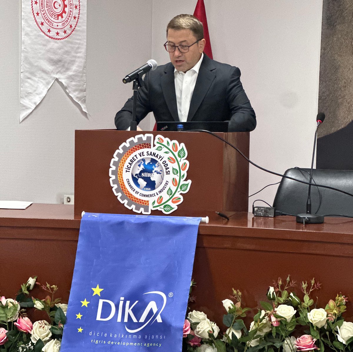tcdicleka's tweet photo. SİİRT'TE "YENİ YATIRIM TEŞVİK SİSTEMİ" TANITIM TOPLANTISI
Ajansımız ile Siirt Ticaret ve Sanayi Odası işbirliğiyle Siirt'te "Yeni Yatırım Teşvik Sistemi" tanıtım toplantısı gerçekleştirildi.

@TCSanayi 
@KalkinmaAjansGM https://t.co/kohTyOQAlM