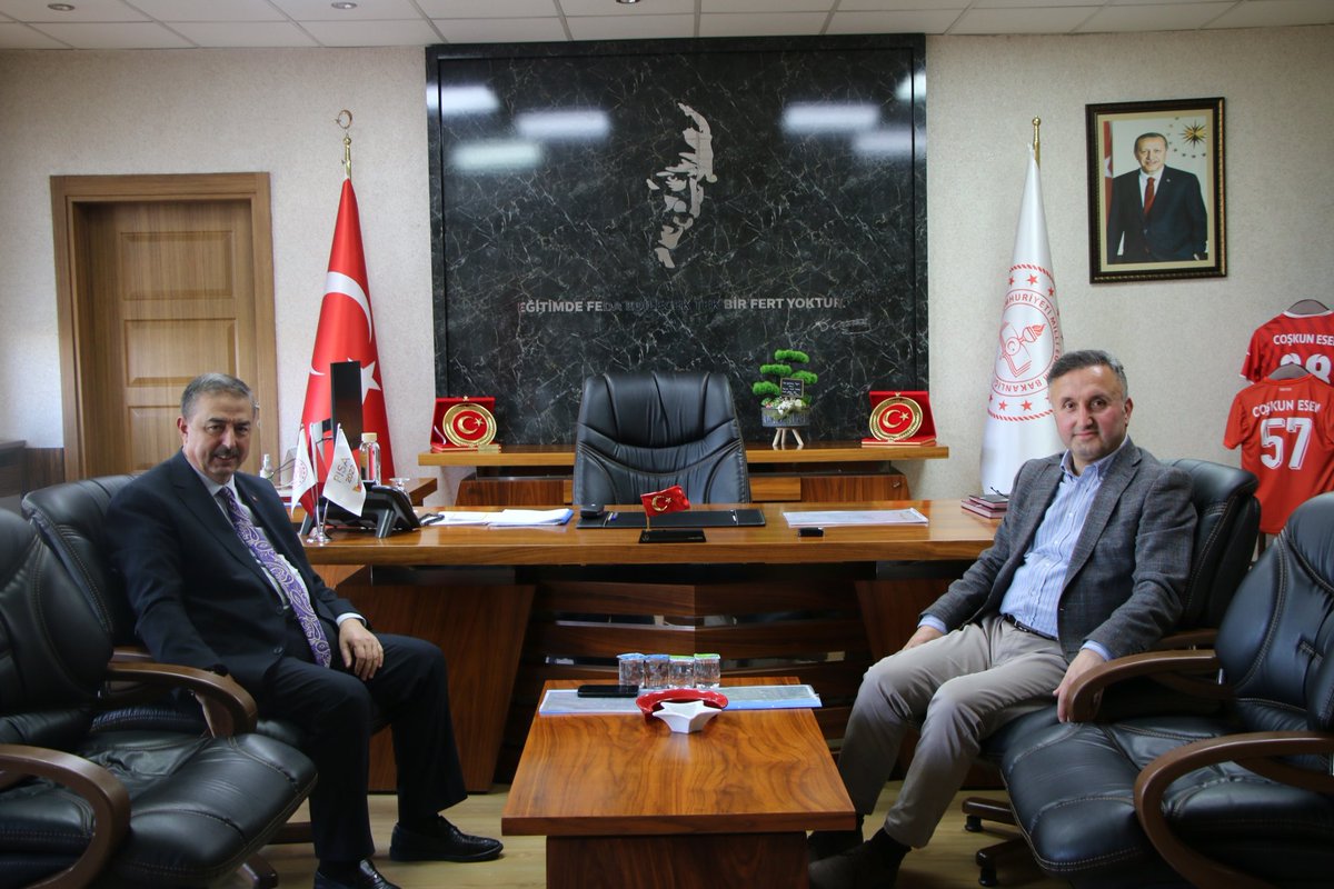 Yeşilhisar Belediye Başkanı Halit Taşyapan, İl Millî Eğitim Müdürümüz Coşkun Esen’i makamında ziyaret etti. Gerçekleşen ziyarette, Yeşilhisar ilçesinin önümüzdeki eğitim-öğretim yılında hayata geçirilmesi planlanan projeler ele alındı. İl Millî Eğitim Müdürümüz Müdür Coşkun Esen