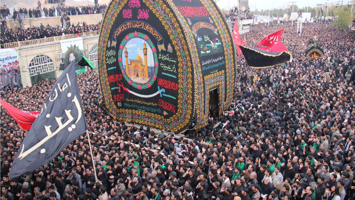 جوان یزدی، نخل نمی‌سازه که فقط عزاداری کنه،
می‌سازه که بگه آماده‌ست پرچم حسین رو تو هر میدونی بلند کنه.

#ملت_امام_حسین #یزد_حسینیه_ایران