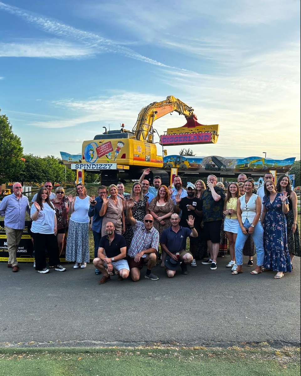 Diggerland_UK's tweet image. Throwback to an unforgettable corporate party at Diggerland Kent! 
Guests enjoyed hooking ducks, knocking down skittles, riding Spindizzy and the Dodgems, plus a surprise Scavenger Hunt in the Soft Play area! 
#corporateevent #kent #corporateparty #evening #kentbusiness