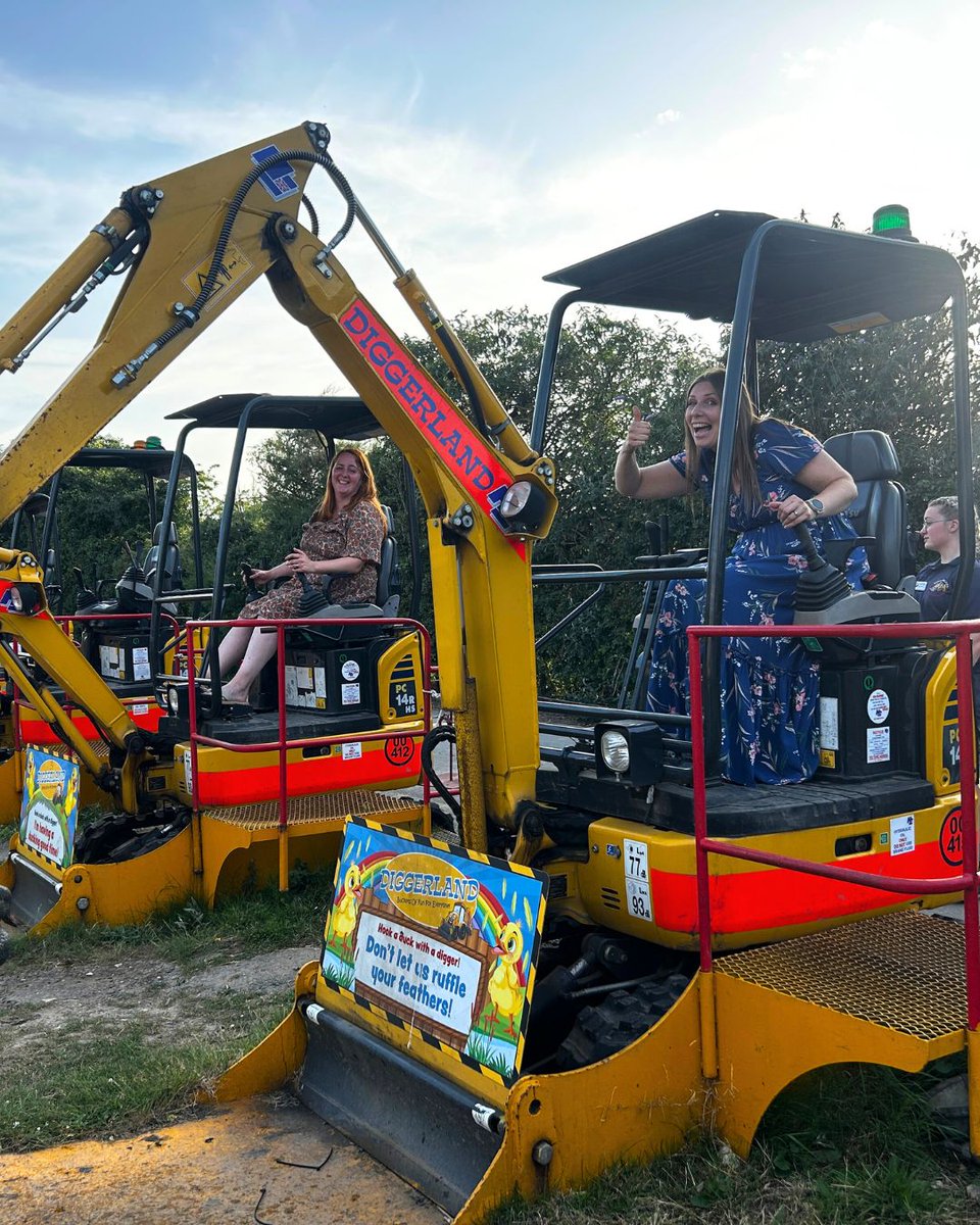 Diggerland_UK's tweet image. Throwback to an unforgettable corporate party at Diggerland Kent! 
Guests enjoyed hooking ducks, knocking down skittles, riding Spindizzy and the Dodgems, plus a surprise Scavenger Hunt in the Soft Play area! 
#corporateevent #kent #corporateparty #evening #kentbusiness