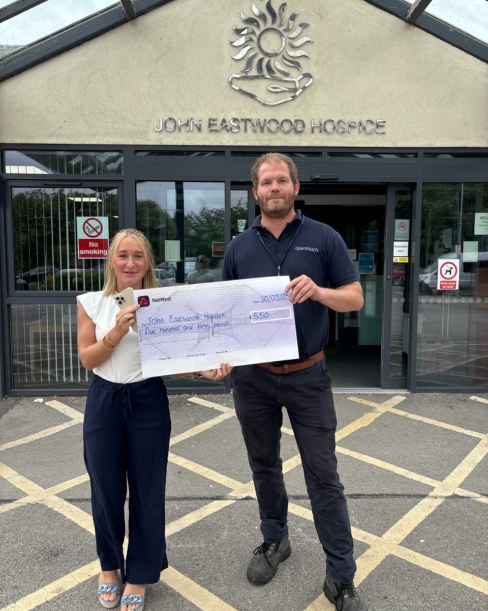 WeAreOpenreach's tweet image. At Openreach, #community is key 💛

Jon, our surveyor, hosted a #charity open day with his garden railway, raising £550 for @JohneastwoodHos 🚂

Another open day is planned for later this year, with private visits for children with autism. Well done, Jon! 👏

#WithEveryFibre