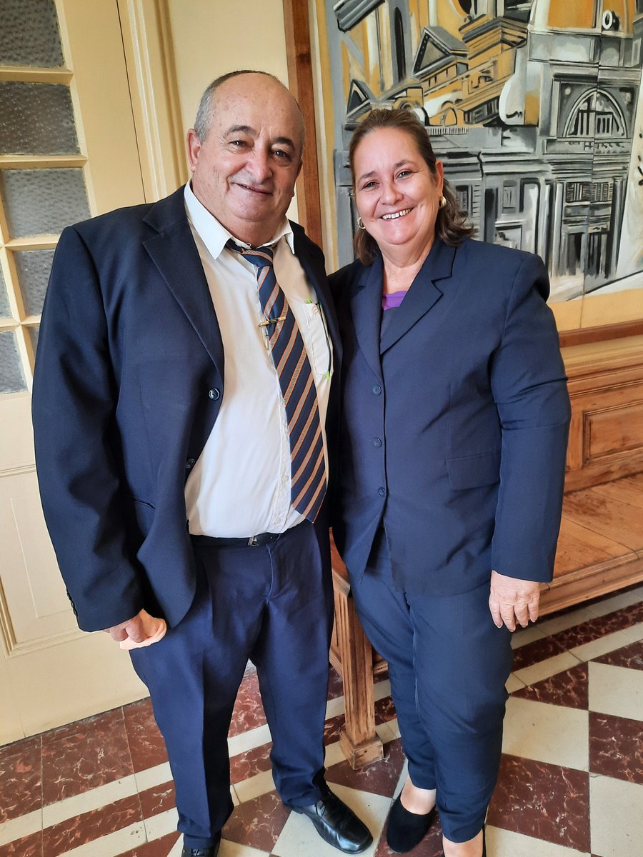 #EtecsaConCuba
<a href="/ETECSA_Cuba/">ETECSA</a> 
Los cuadros de Etecsa Villa Clara y Cienfuego firman el códigos de Ética 
<a href="/RobertoPrezMor3/">Roberto Pérez Morales</a>