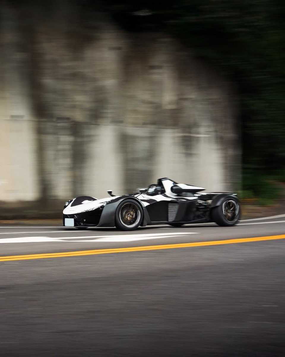 When the art car becomes street art 🖌️

📸 han152563/ig

#BACMono #BACMonoR #TongYangTze #OneOfAKind