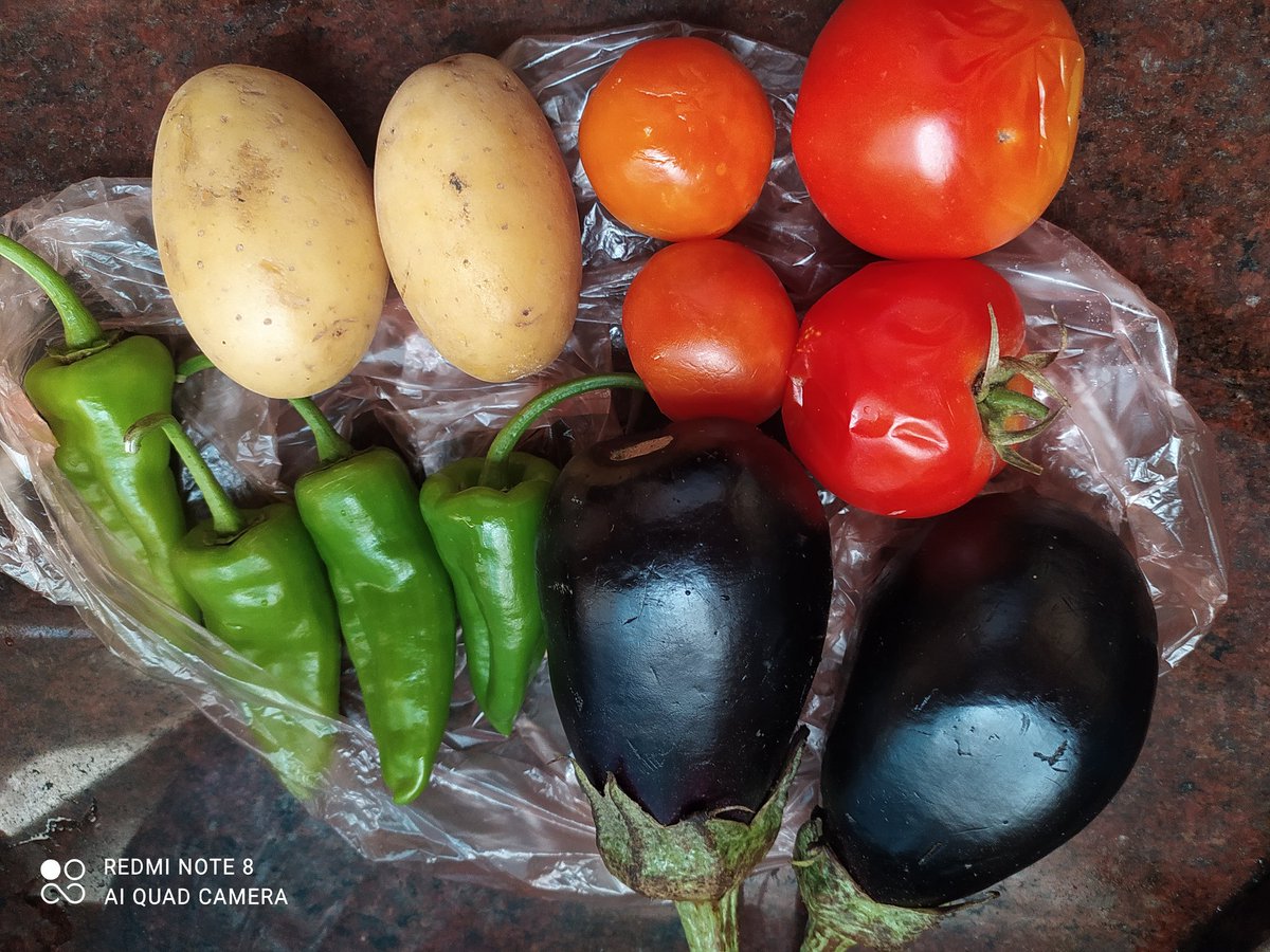 Adelsaeed222's tweet image. This is my family's lunch today. Unfortunately, the total cost is very high. We hardly got it.
chuffed.org/project/109350…