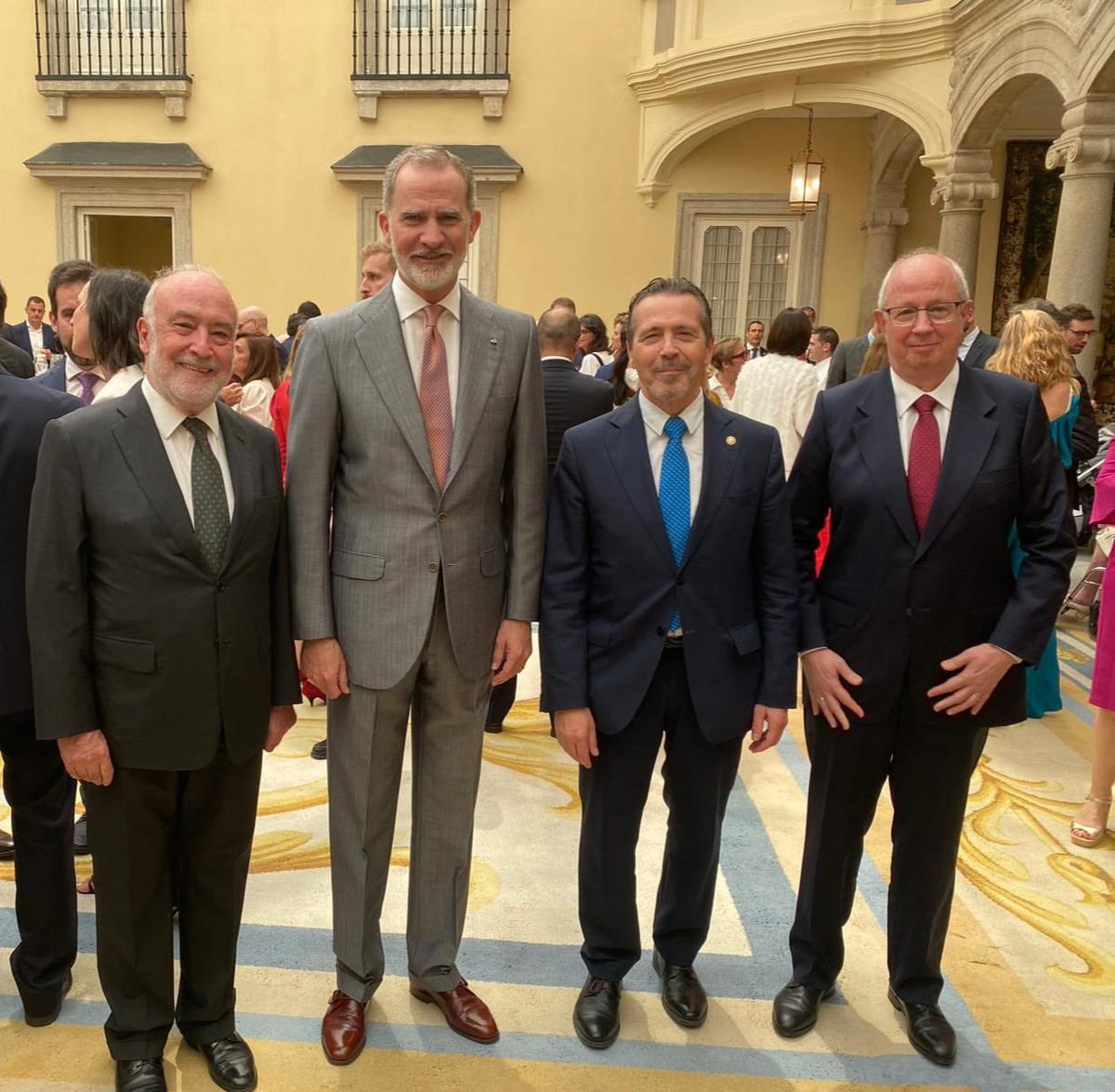 Pepe Capilla (@joseecapilla) on Twitter photo Hui he assistit a Madrid al lliurament dels Premis Nacionals d’Investigació, presidit per S.M. el Rei i organitzat per <a href="/CienciaGob/">Ministerio de Ciencia, Innovación y Universidades</a>.
La meua enhorabona a Ramón Martínez Máñez, investigador de la <a href="/UPV/">Universitat Politècnica de València</a>, i a Eugenio Oñate, <a href="/upvalumni/">Alumni UPV</a> <a href="/CaminosUPV/">Caminos UPV</a>.
La seua excel·lència ens ompli Hui he assistit a Madrid al lliurament dels Premis Nacionals d’Investigació, presidit per S.M. el Rei i organitzat per <a href="/CienciaGob/">Ministerio de Ciencia, Innovación y Universidades</a>.
La meua enhorabona a Ramón Martínez Máñez, investigador de la <a href="/UPV/">Universitat Politècnica de València</a>, i a Eugenio Oñate, <a href="/upvalumni/">Alumni UPV</a> <a href="/CaminosUPV/">Caminos UPV</a>.
La seua excel·lència ens ompli