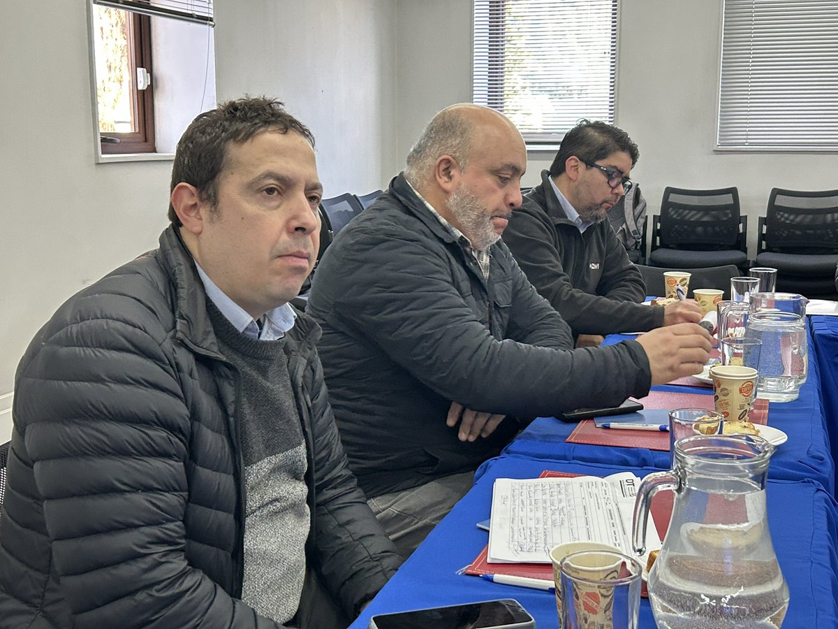 IPS Aysén (@ips_aysen) on Twitter photo #AHORA en <a href="/CChCCoyhaique/">CChC Coyhaique</a> junto a <a href="/MintrabAysen/">Seremi Trabajo Aysén</a> y <a href="/drtaysen/">DRTAYSEN</a> estamos participando de un nuevo encuentro del Consejo Tripartito de Usuarios de <a href="/DirecDelTrabajo/">Dirección del Trabajo</a> #CTRU para difundir:
✅#ReformaDePensiones
✅Incremento 1% cotizaciones
✅#SeguroSocial
✅#SeguroLagunas
<a href="/DPRAysen/">Delegación Presidencial Regional de Aysén</a> #AHORA en <a href="/CChCCoyhaique/">CChC Coyhaique</a> junto a <a href="/MintrabAysen/">Seremi Trabajo Aysén</a> y <a href="/drtaysen/">DRTAYSEN</a> estamos participando de un nuevo encuentro del Consejo Tripartito de Usuarios de <a href="/DirecDelTrabajo/">Dirección del Trabajo</a> #CTRU para difundir:
✅#ReformaDePensiones
✅Incremento 1% cotizaciones
✅#SeguroSocial
✅#SeguroLagunas
<a href="/DPRAysen/">Delegación Presidencial Regional de Aysén</a>