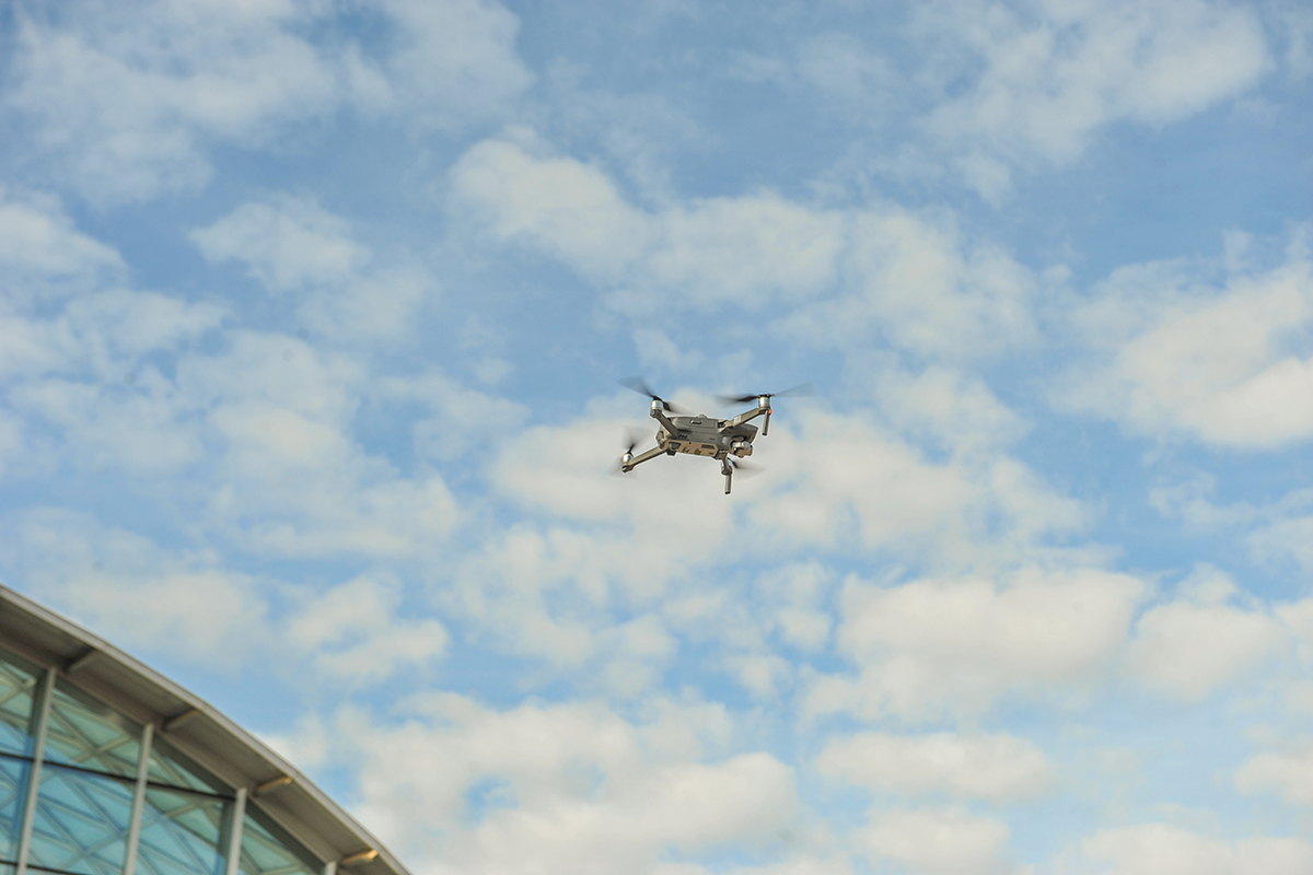 🛰 Desarrollan una antena radar pionera para evitar colisiones entre drones f.mtr.cool/ghzkamkshj

El prototipo, de bajo coste y fabricado en aluminio mediante impresión 3D, ha sido realizado por investigadores de la Universitat Politècnica de València.