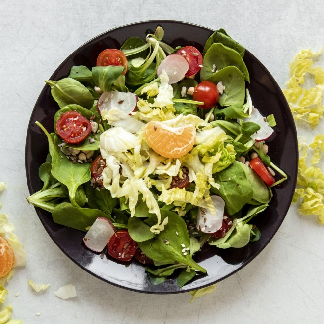 🥗💚 ¿Calorazo? Solución: ensaladas que refrescan, nutren y triunfan.

El nutricionista Ignacio Lillo nos trae en #NoLleguesTarde las recetas que nunca fallan: combinaciones sabrosas, ligeras y perfectas para este verano. 🌞

🍅 Con legumbres
🥑 Con fruta
🌽 Con cereales
🫒 Con
