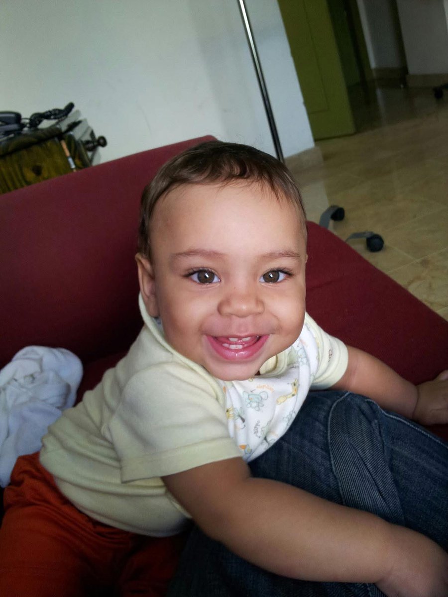 annyestherburg's tweet photo. Mi super Nenuco 7 meses antes de volverse autista. 
(Ahí tenía 11 meses.) https://t.co/HGdQMRT1r9