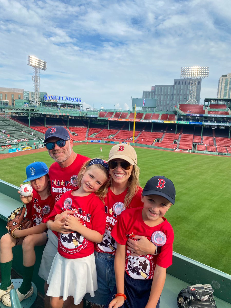 teams4taps's tweet image. Ahead of Independence Day, @TAPSorg families felt the love last night at America’s most beloved ballpark 🇺🇸Thank you @RedSox for such a special evening ❤️⚾️