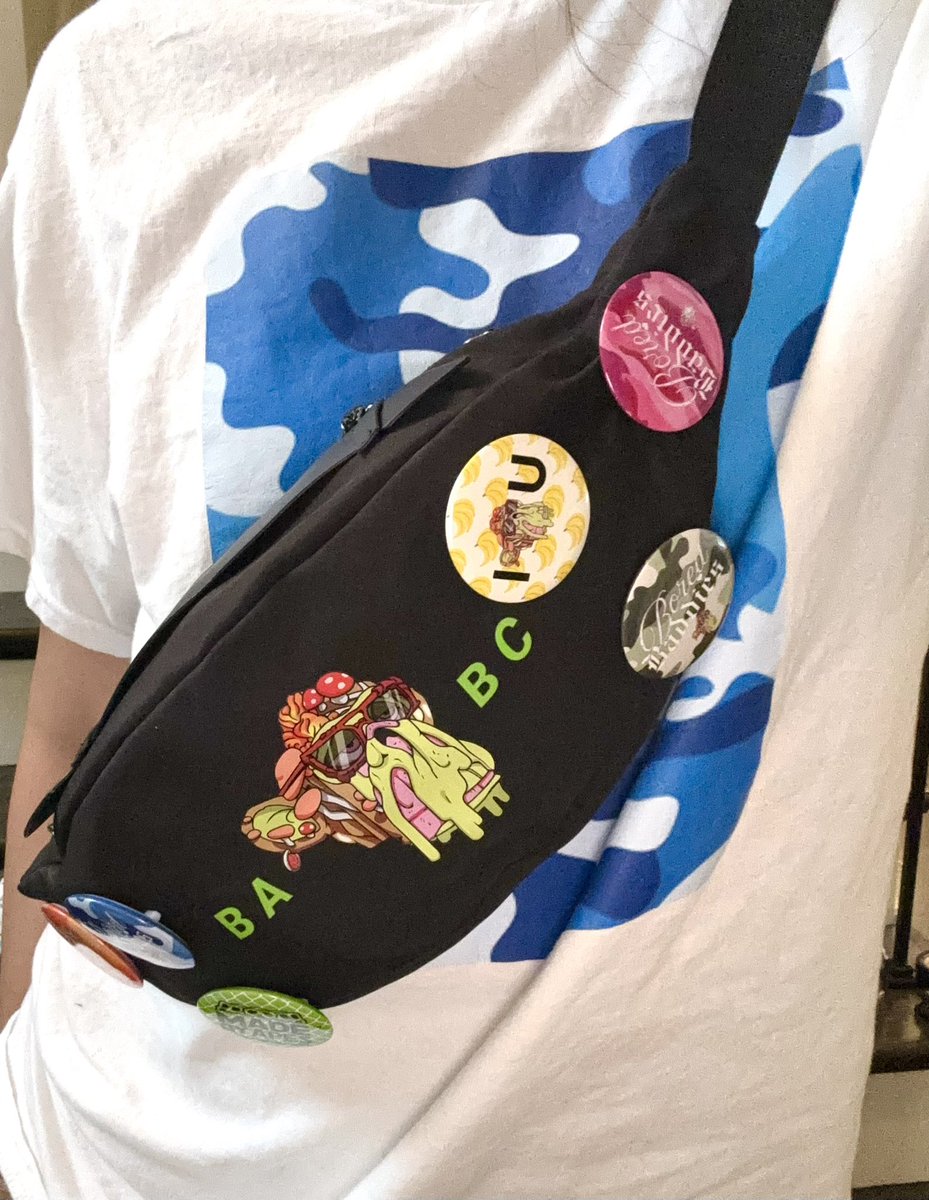 Show your Ape love by picking up the perfect lightweight travel fanny bag!! Comes with 6 buttons 

💚Bored Baddies Unisex Sporty Waist Bag - $25 USD💚

boredbaddies.us/products/untit…