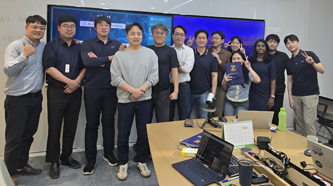 ZimShipping's tweet photo. At ZIM, we roll out ZRM #Hypercare weeks globally to give teams hands-on support during system upgrades.
#ZRM? Think #CRM โ with the #ZFactor.
ZIM South Korea & Japan recently raised the bar with record-fast adoption ๐
Explore our #digital solutions >> https://t.co/4QAtslAGhq https://t.co/HuSsbJwUji